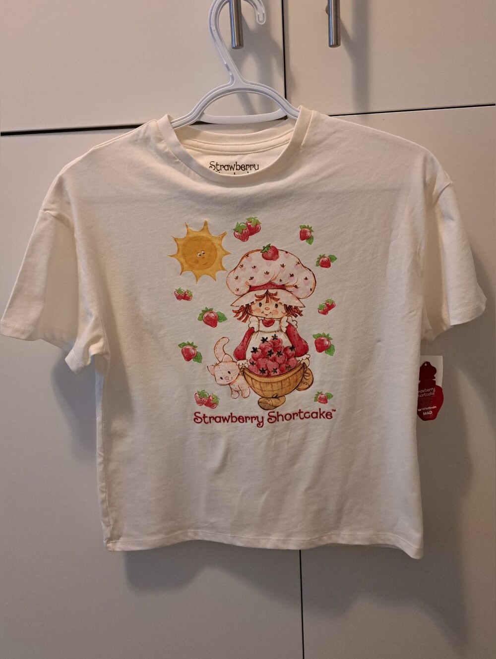 NWT Strawberry ShortcakeCream Graphic Kids T-Shirt